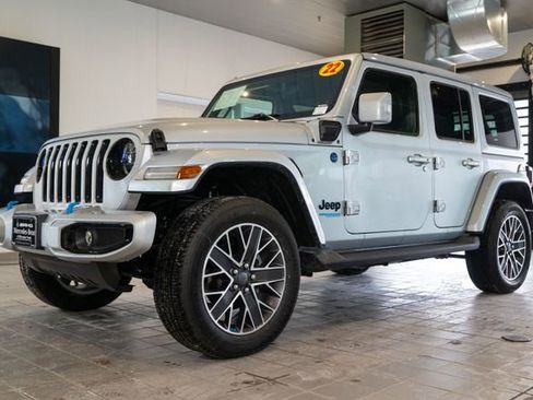 Used 2022 Jeep Wrangler Unlimited Sahara image 3