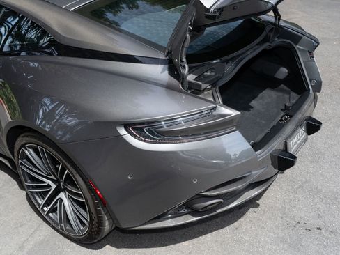Used 2024 Aston Martin DB12 Coupe RWD image 22