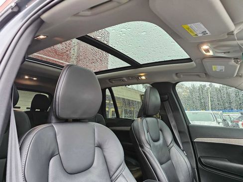 Certified 2022 Volvo XC90 T6 Inscription w/ Climate Package image 11