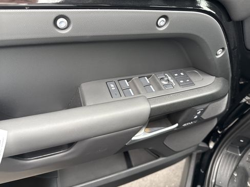 New 2026 Land Rover Defender 130 V8 image 8
