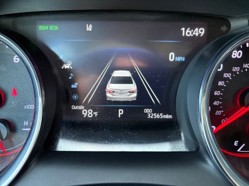 Used 2020 Toyota Camry XSE FWD image 3