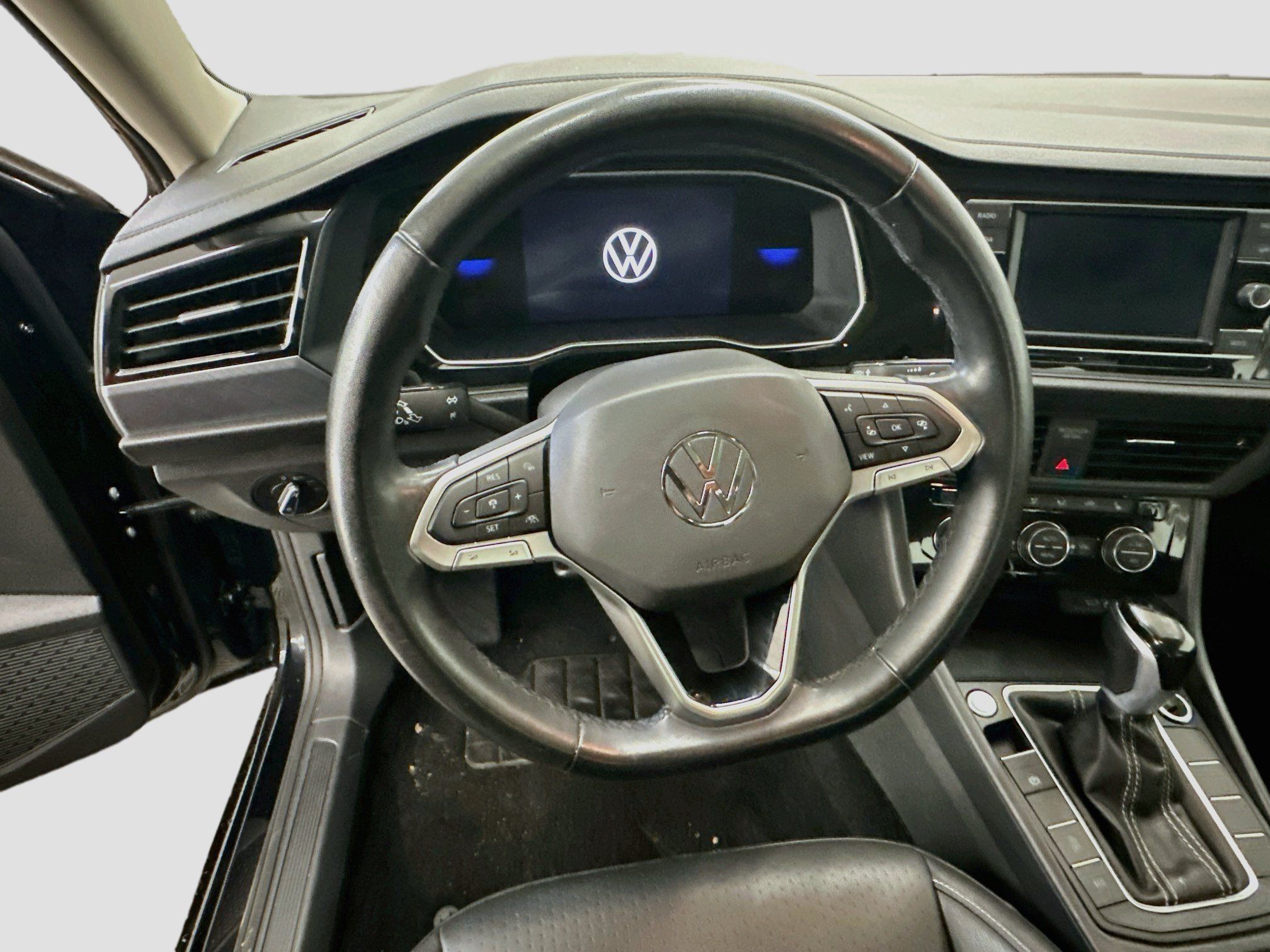 Used 2024 Volkswagen Jetta SE FWD image 18