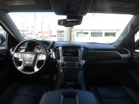 Used 2020 GMC Yukon XL SLT image 13