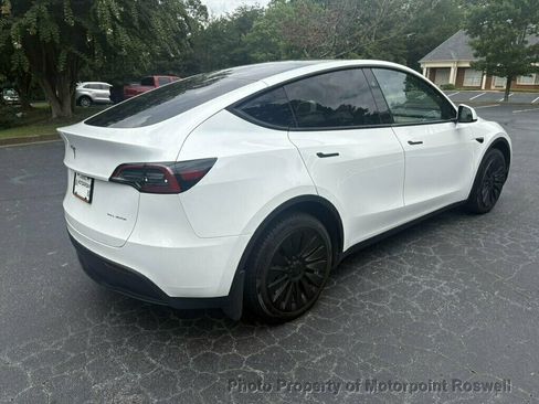 Used 2023 Tesla Model Y Long Range AWD/4WD image 9