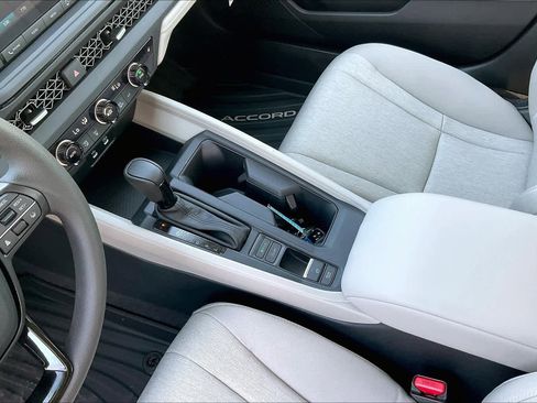 Certified 2025 Honda Accord SE image 7
