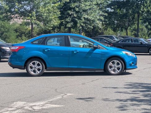 Used 2014 Ford Focus SE FWD image 4