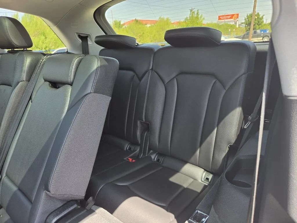 Used 2018 Audi Q7 3.0T Prestige w/ Prestige Package AWD/4WD image 21