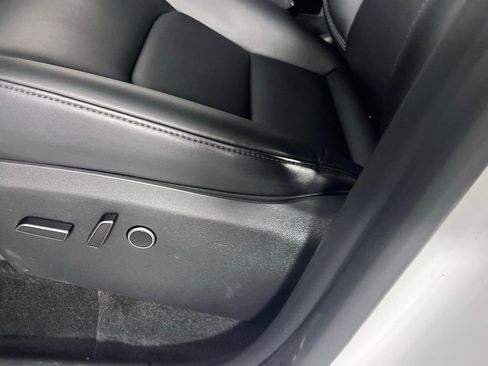 Used 2023 Tesla Model Y Long Range image 32