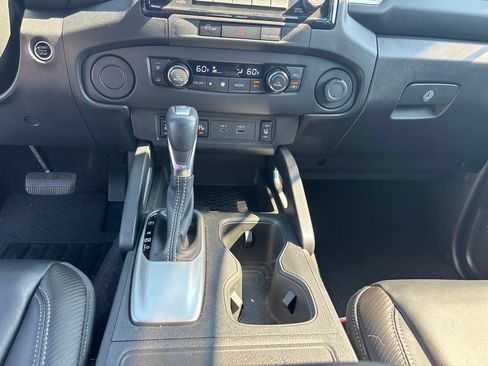 Used 2024 Nissan Frontier SL w/ Technology Package RWD image 20