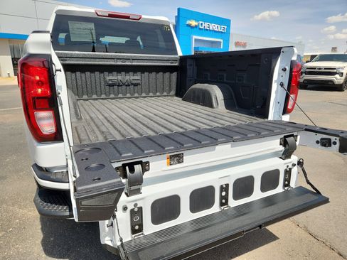 New 2026 GMC Sierra 1500 Elevation image 8