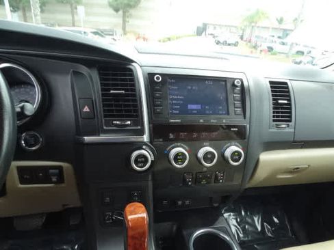 Used 2020 Toyota Sequoia Platinum RWD image 39