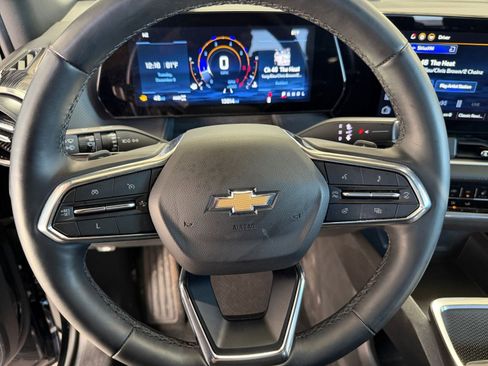 Used 2025 Chevrolet Equinox LT image 27