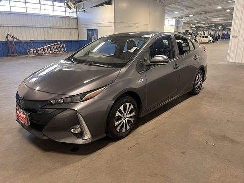 Used 2022 Toyota Prius Prime Limited image 7