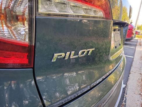 Used 2021 Honda Pilot EX image 15