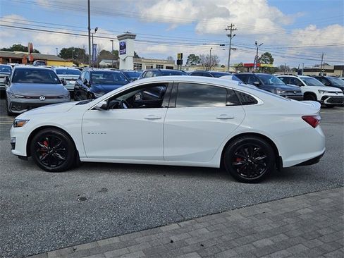 Used 2022 Chevrolet Malibu LT image 4