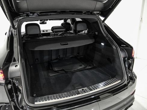 Used 2023 Porsche Cayenne S Platinum w/ Premium Package Plus image 52