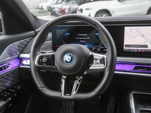 Used 2025 BMW i7 eDrive50 w/ M Sport Package image 12