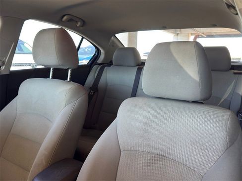 Used 2016 Chevrolet Cruze LT w/ Technology Package image 12