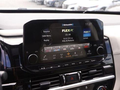 Used 2025 Nissan Pathfinder SL w/ SL Premium Package FWD image 18