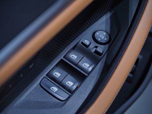 Used 2023 BMW i4 eDrive35 w/ Premium Package image 17