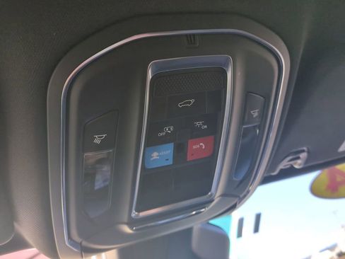 Used 2024 Jeep Wagoneer L Series II w/ Flexible Seating Group image 25