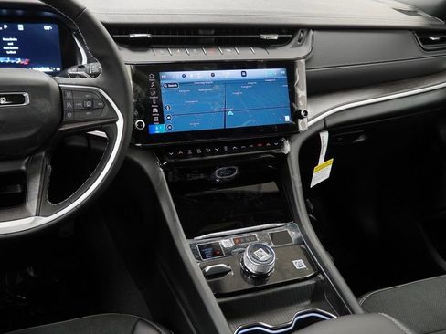 New 2026 Jeep Grand Cherokee Altitude image 20