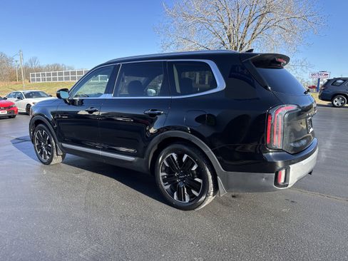 Used 2024 Kia Telluride SX Prestige w/ Towing Package image 3