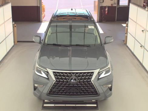Used 2023 Lexus GX 460 Premium w/ Premium Package image 2