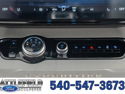 New 2025 Ford Expedition Active image 29