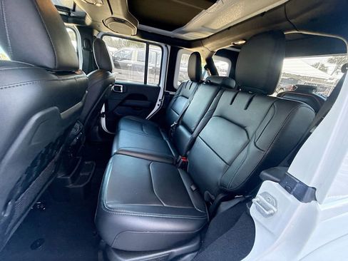 Used 2021 Jeep Wrangler Unlimited Rubicon 4xe w/ Steel Bumper Group image 27