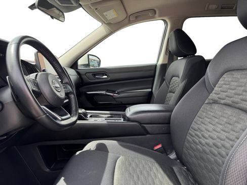 Used 2022 Nissan Pathfinder SV w/ SV Black Package FWD image 10
