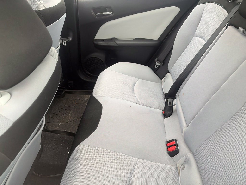 Used 2020 Toyota Prius LE AWD/4WD image 9