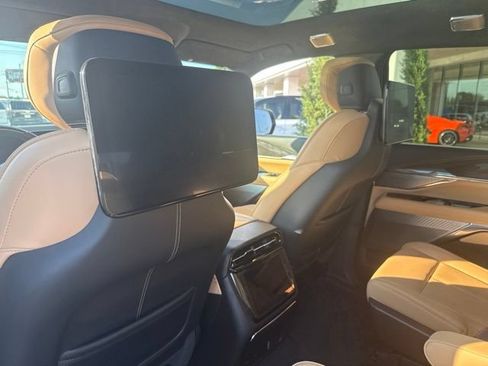 Used 2025 Cadillac Escalade IQ Luxury 2 AWD/4WD image 19