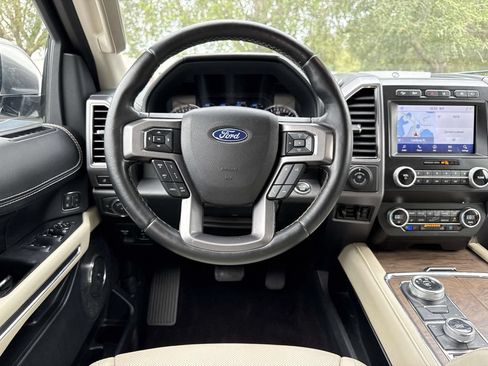 Used 2021 Ford Expedition Platinum AWD/4WD image 18