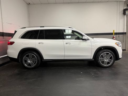 Used 2024 Mercedes-Benz GLS 450 4MATIC image 5