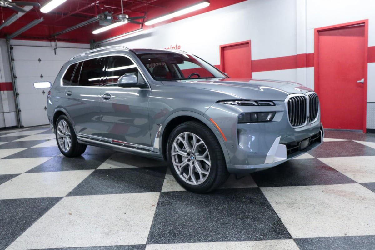 Used 2026 BMW X7 xDrive40i AWD/4WD image 2