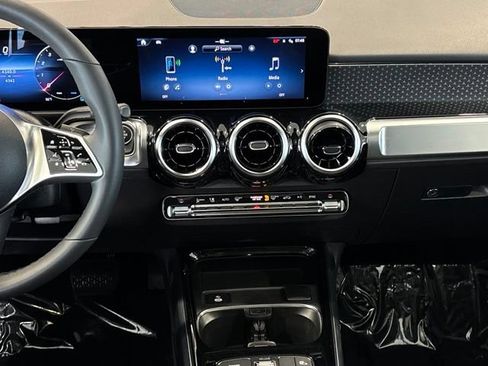 Certified 2026 Mercedes-Benz GLB 250 4MATIC image 21