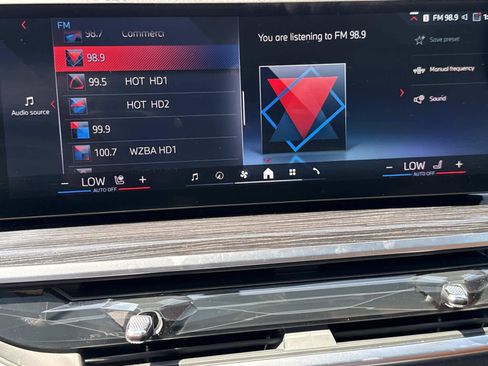 Used 2025 BMW X7 M60i image 19