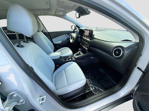 Used 2023 Hyundai Kona Limited image 29