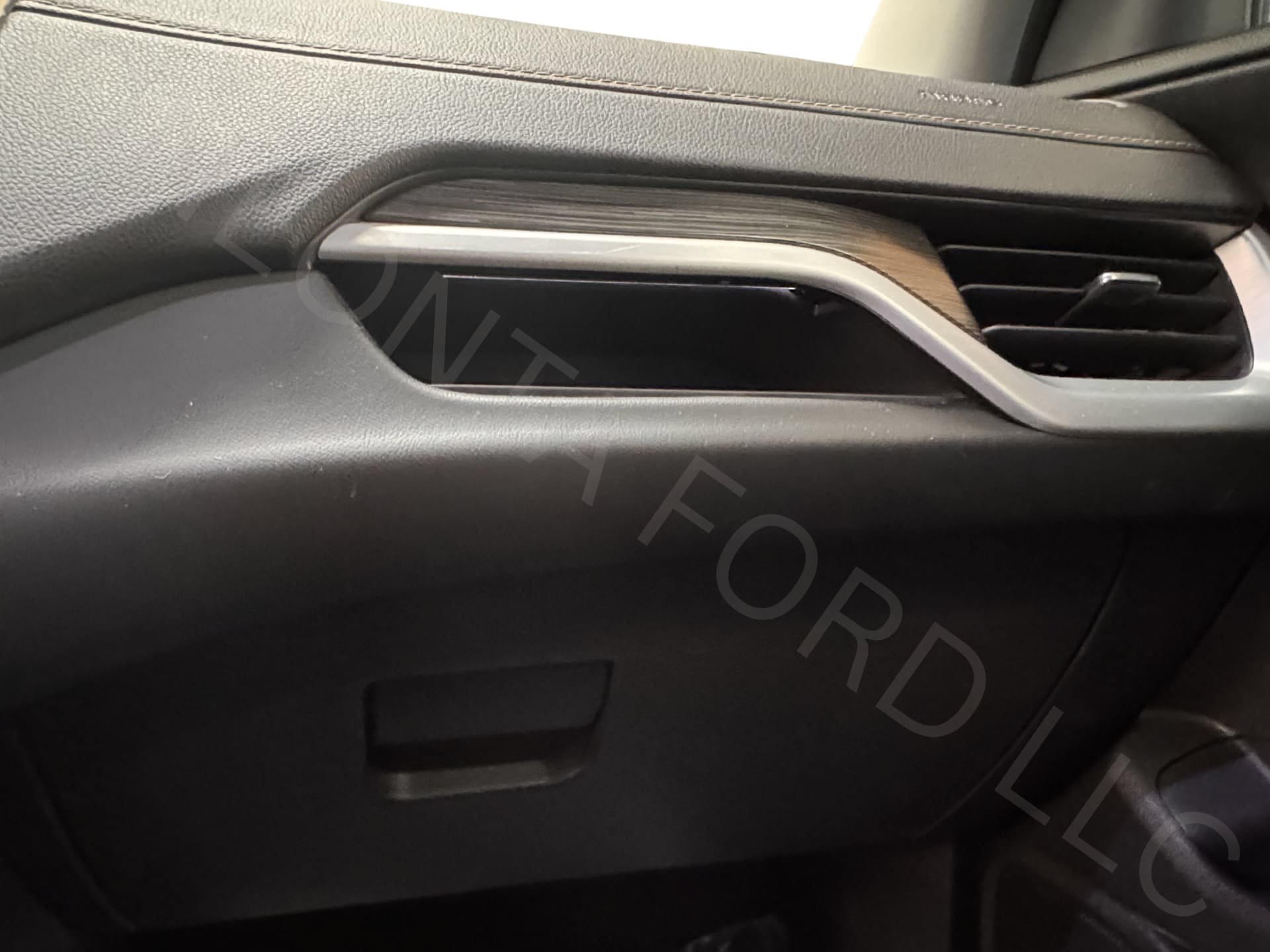 Used 2021 GMC Terrain SLT w/ Elevation Edition AWD/4WD image 17