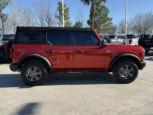 Used 2023 Ford Bronco Big Bend image 3