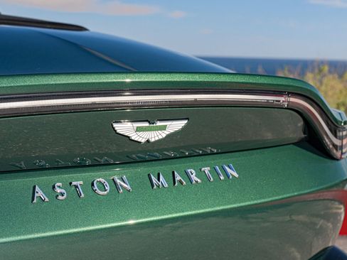 Used 2023 Aston Martin V8 Vantage Roadster image 23