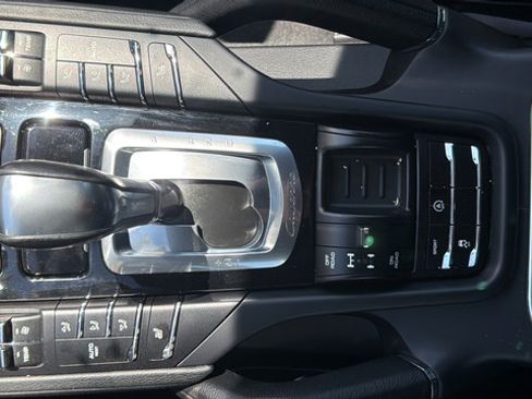 Used 2018 Porsche Cayenne AWD/4WD image 8
