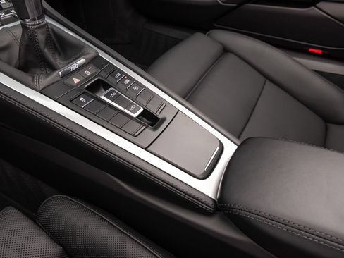 Certified 2025 Porsche 718 Boxster RWD image 20