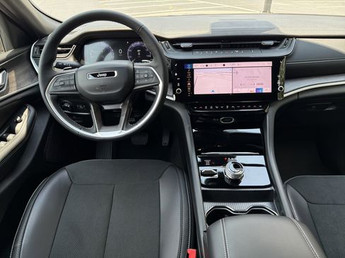 New 2026 Jeep Grand Cherokee Altitude AWD/4WD image 29