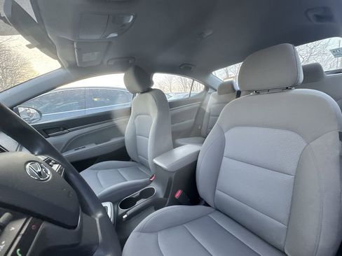 Used 2018 Hyundai Elantra SEL image 2