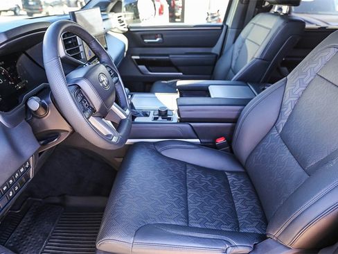 Used 2025 Toyota Sequoia Platinum image 16