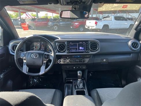 Certified 2022 Toyota Tacoma TRD Off-Road image 19