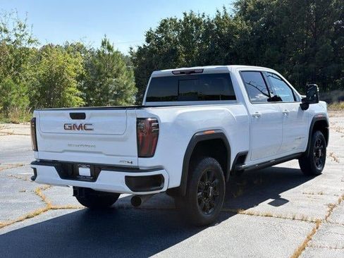 Used 2024 GMC Sierra 2500 AT4 w/ AT4 Premium Plus Package AWD/4WD image 5