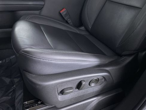 Used 2024 Chevrolet Tahoe Z71 w/ Luxury Package image 10